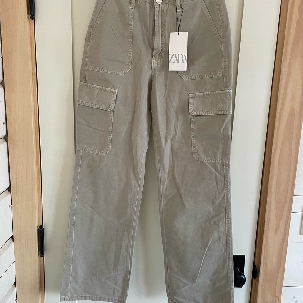 Zara Women’s Grey Cargo Pants